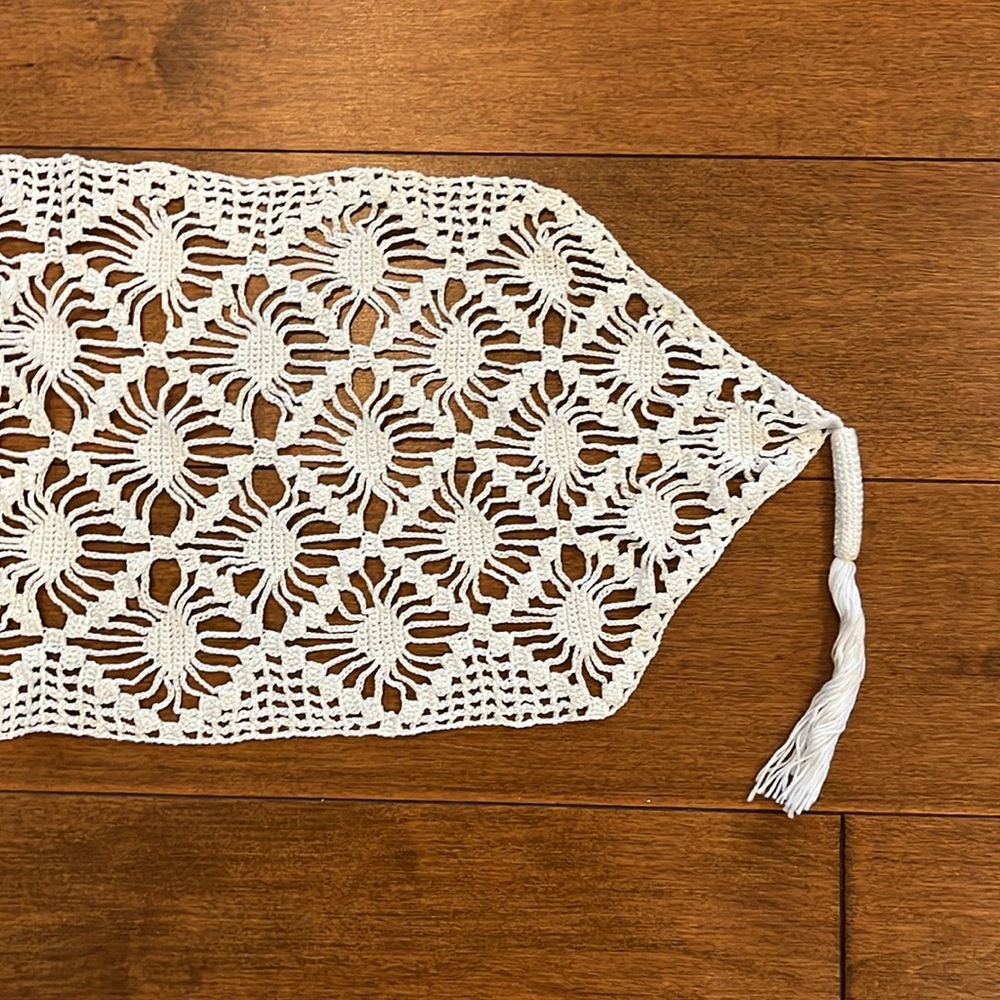 White Crochet Vintage Handmade Table Runner Topper Doily - Picture 5 of 6